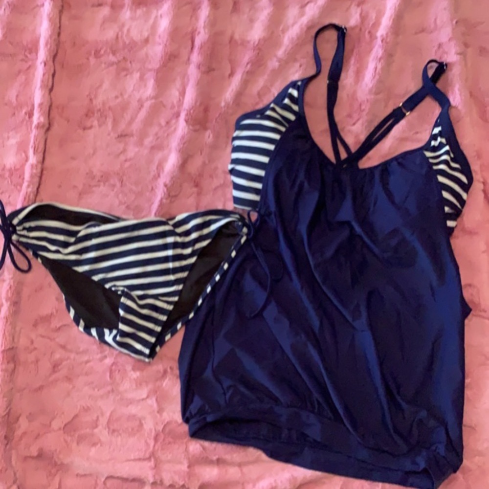 Large navy tankini